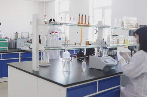 Synthetisches Basisöl Alkyliertes Naphthalin für Temperaturkettenöl in 170 kg/Trommel